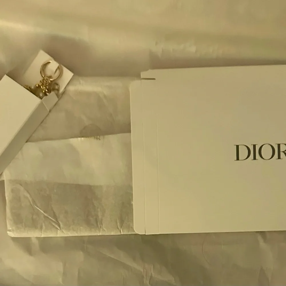 Bundled Dior Raffia Wristlet Clutch &  Limited Edition Bag Charm Phone Key Ring - Picture 8 of 10